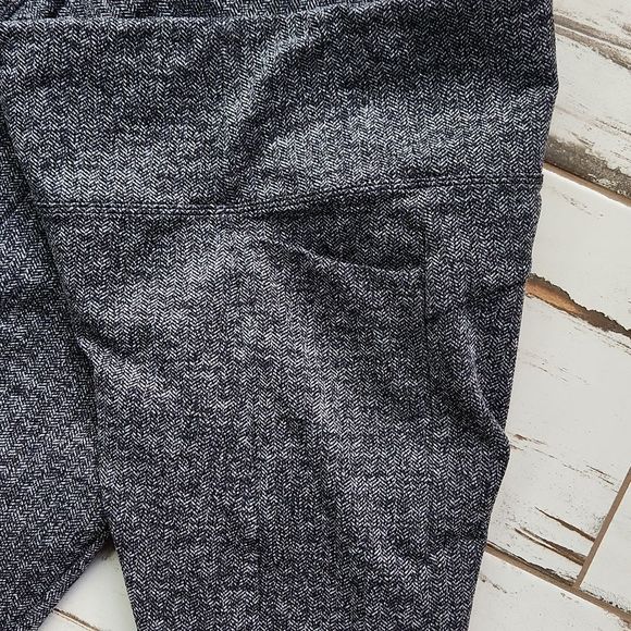 Athleta Gray Leggings - Picture 4 of 12